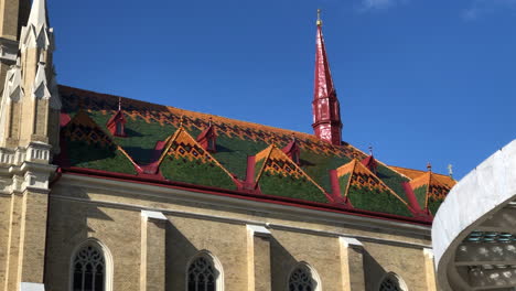 Iglesia-Católica-En-Novi-Sad,-Serbia