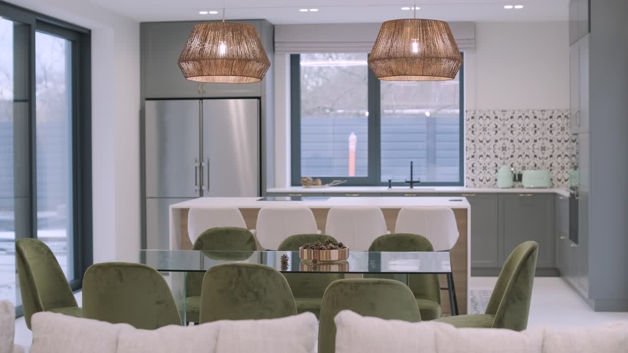 video de diseño y decoración de habitaciones interiores moderno estilo minimalista sala de estar y comedor apartamento estudio.