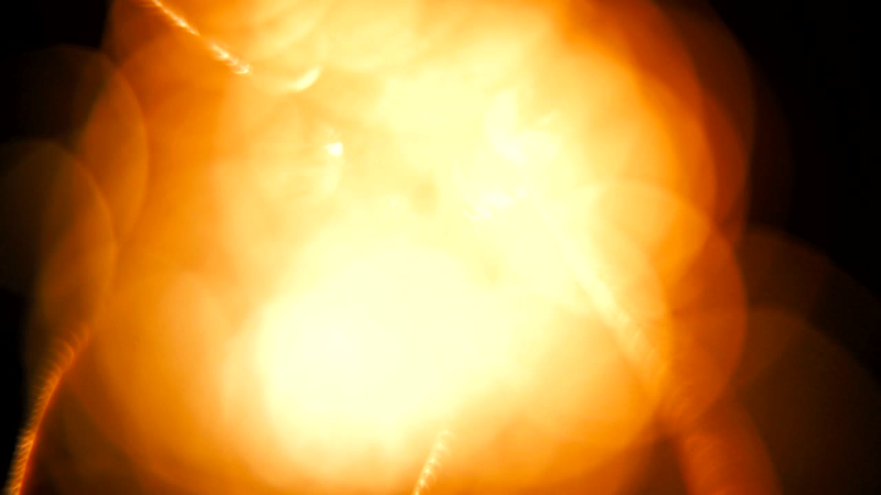 línea de luz bokeh en el fondo negro, fondos abstractos bokeh