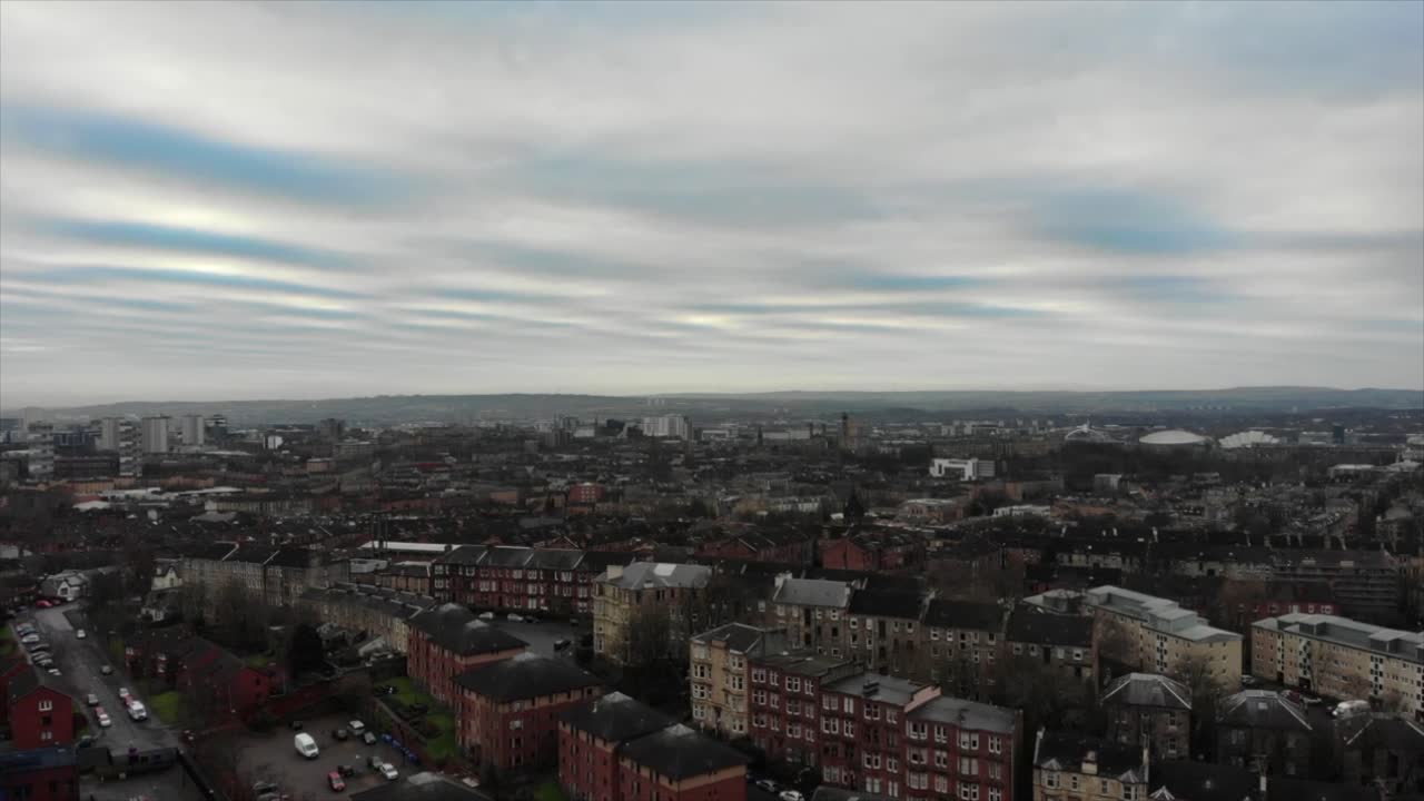 구름이 많은 날에 글래스고의 도시 풍경, 영국, 스코틀랜드