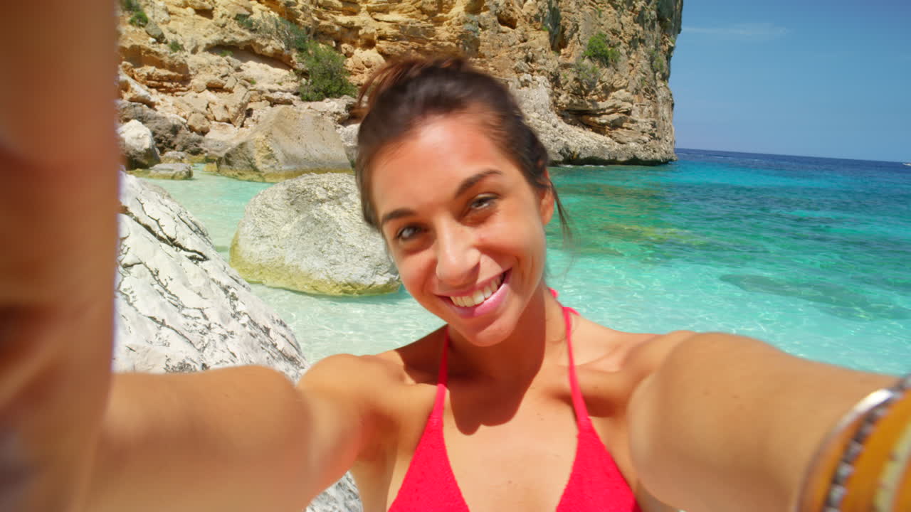 mi alma anhelante de viajar está contenta