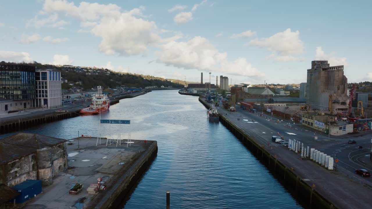 포트 오브 코크 에어리얼 아일랜드 4k