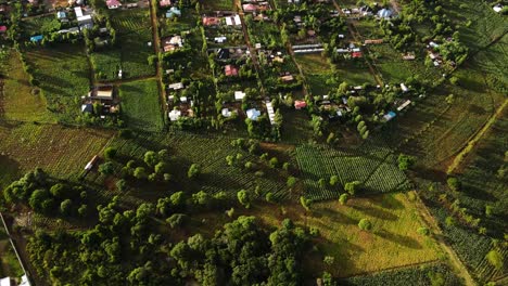 Granja-Tierras-De-Cultivo-Paisaje-Rural