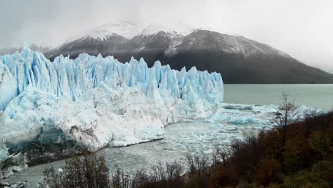 Un-Plano-Amplio-De-Un-Glaciar-Masivo