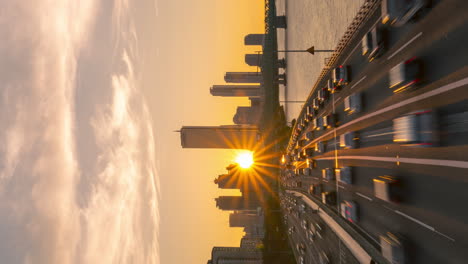 Ciudad-De-Seúl---El-Sol-Se-Esconde-Sobre-63-Edificios-O-Rascacielos-Cuadrados-En-La-Isla-De-Yeouido