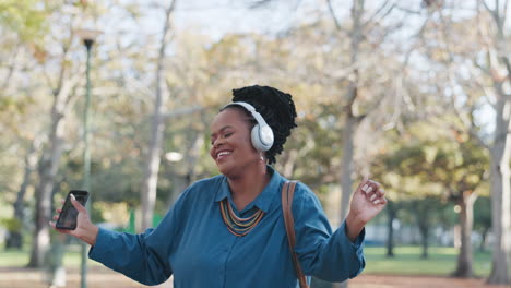 African-business-woman,-headphones