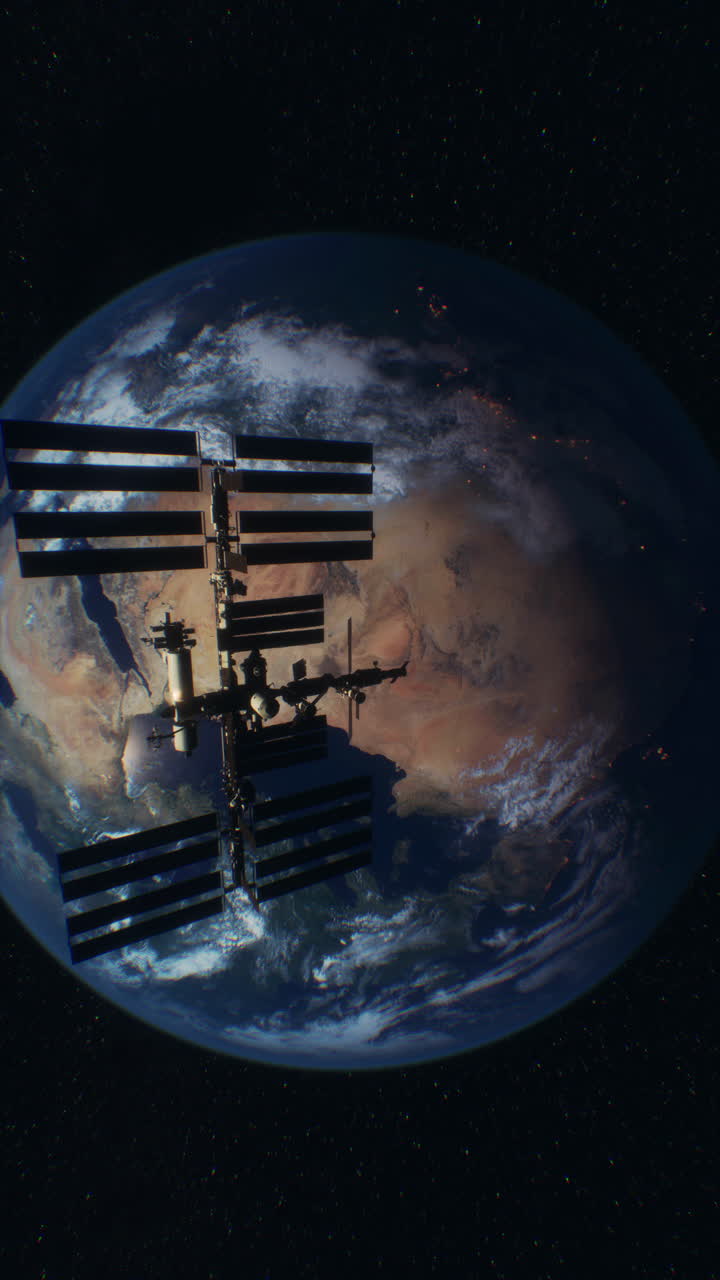 La Stazione Spaziale Internazionale in orbita attorno alla Terra