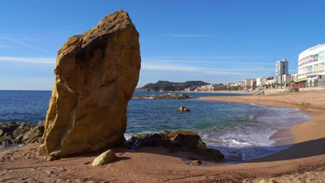 playa roca paraíso lloret de mar lloret de mar camino costero vistas a la playa mediterráneo azul turquesa cala ibiza mallorca