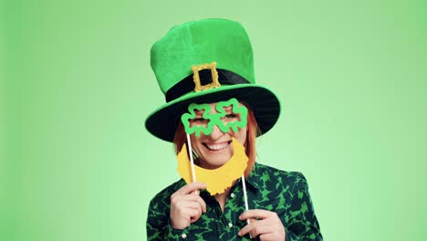 Playful-woman-in-leprechaun-costume