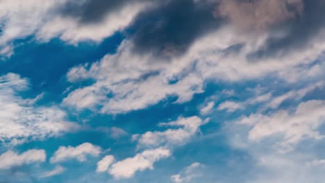 Schöne-Wolken-In-Bewegung-Im-Zeitraffer