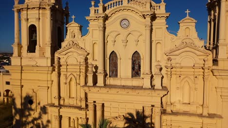 Drohnenaufnahmen-über-Einer-Mexikanischen-Kathedrale-In-Hermosillo-Sonora