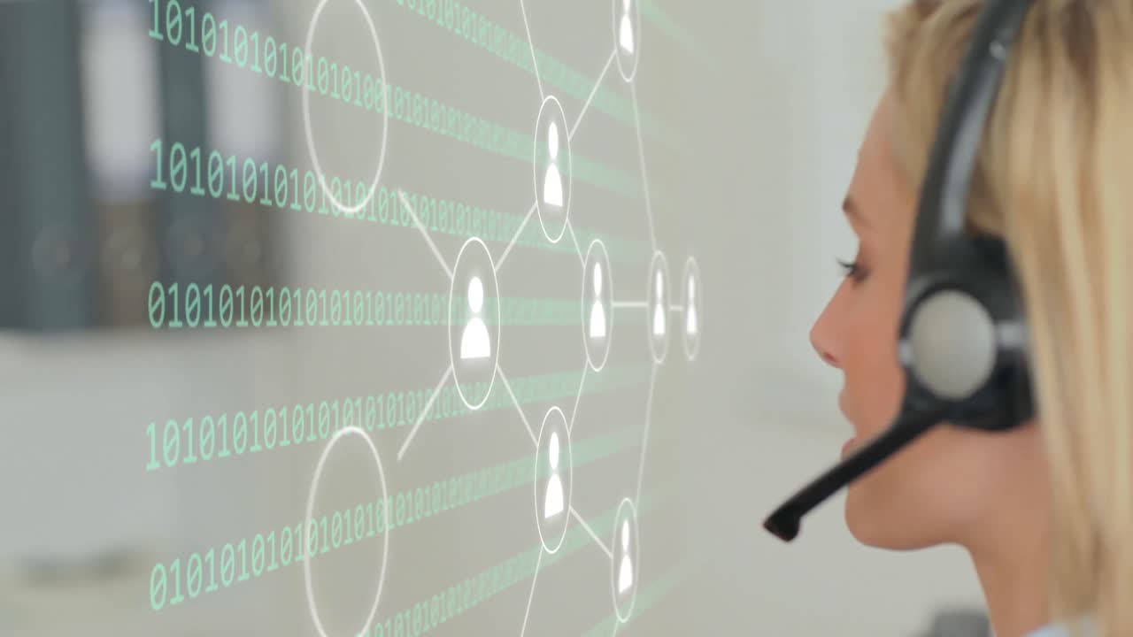 animación de una red de iconos con codificación binaria sobre una mujer de negocios caucásica.
