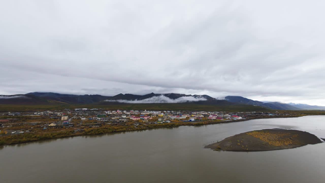 experimente las impresionantes vistas del terreno único de yakutia capturadas desde arriba