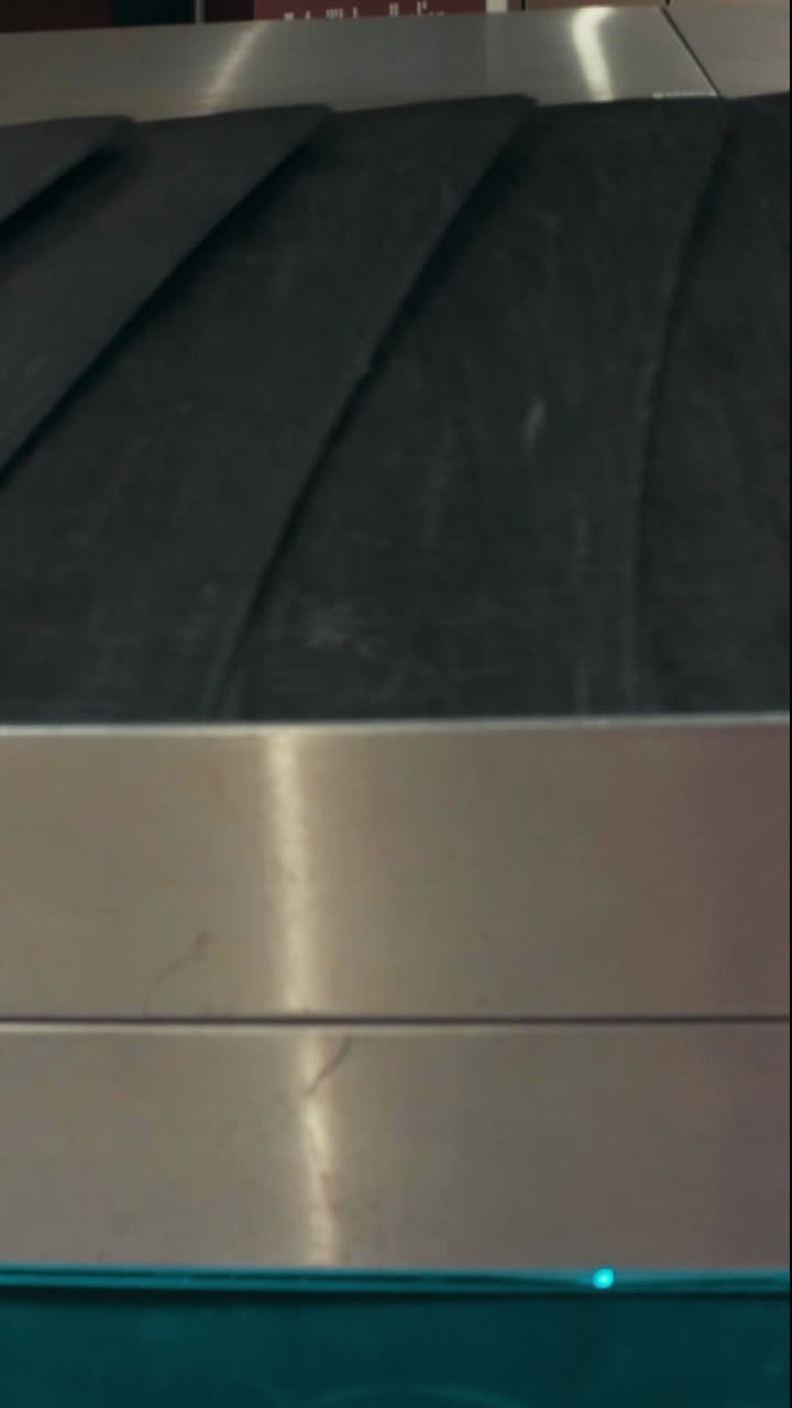 공항 수하물 수령 컨베이어 벨트