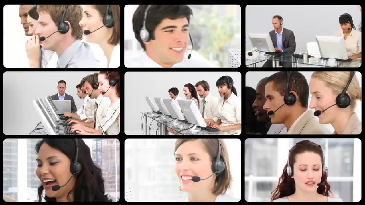 varios agentes de servicio al cliente en el trabajo