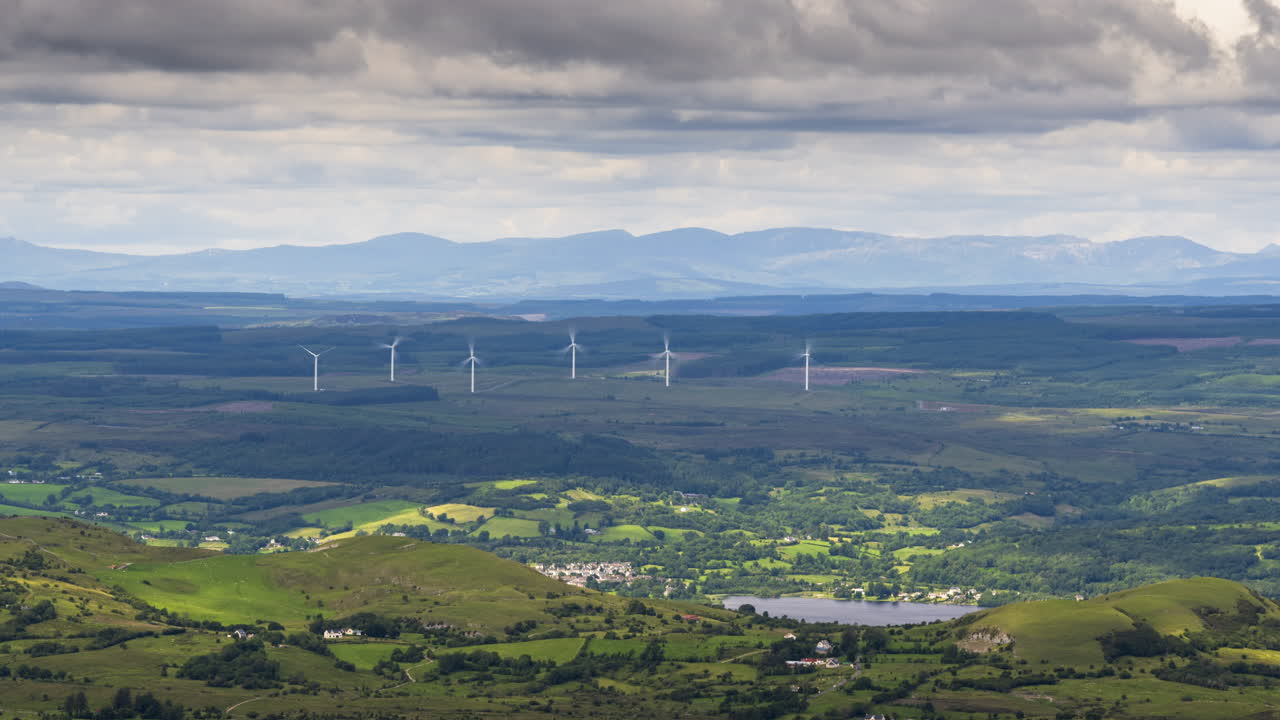 하늘의 계단으로 알려진 cuilcagh 보드워크 트레일의 시간 경과