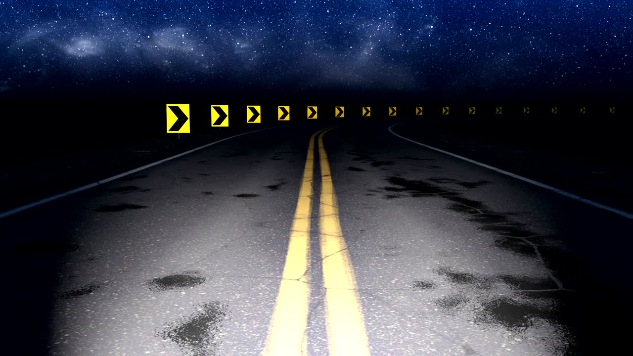 별빛 하늘의 루프와 함께 밤 곡선 도로