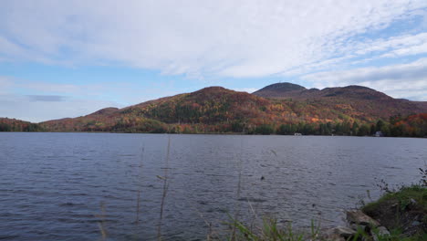 Von-Links-Nach-Rechts-Schwenken-Vor-Mont-Orford