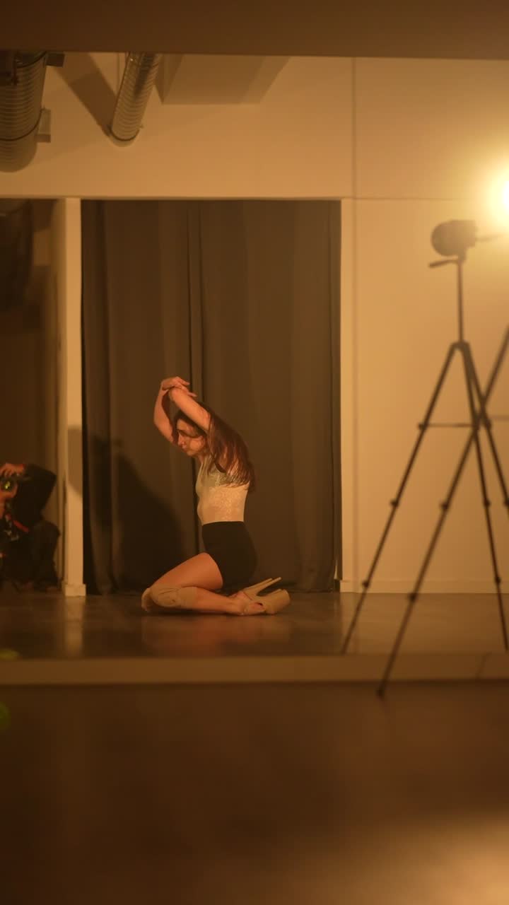 actuación de danza contemporánea en el estudio