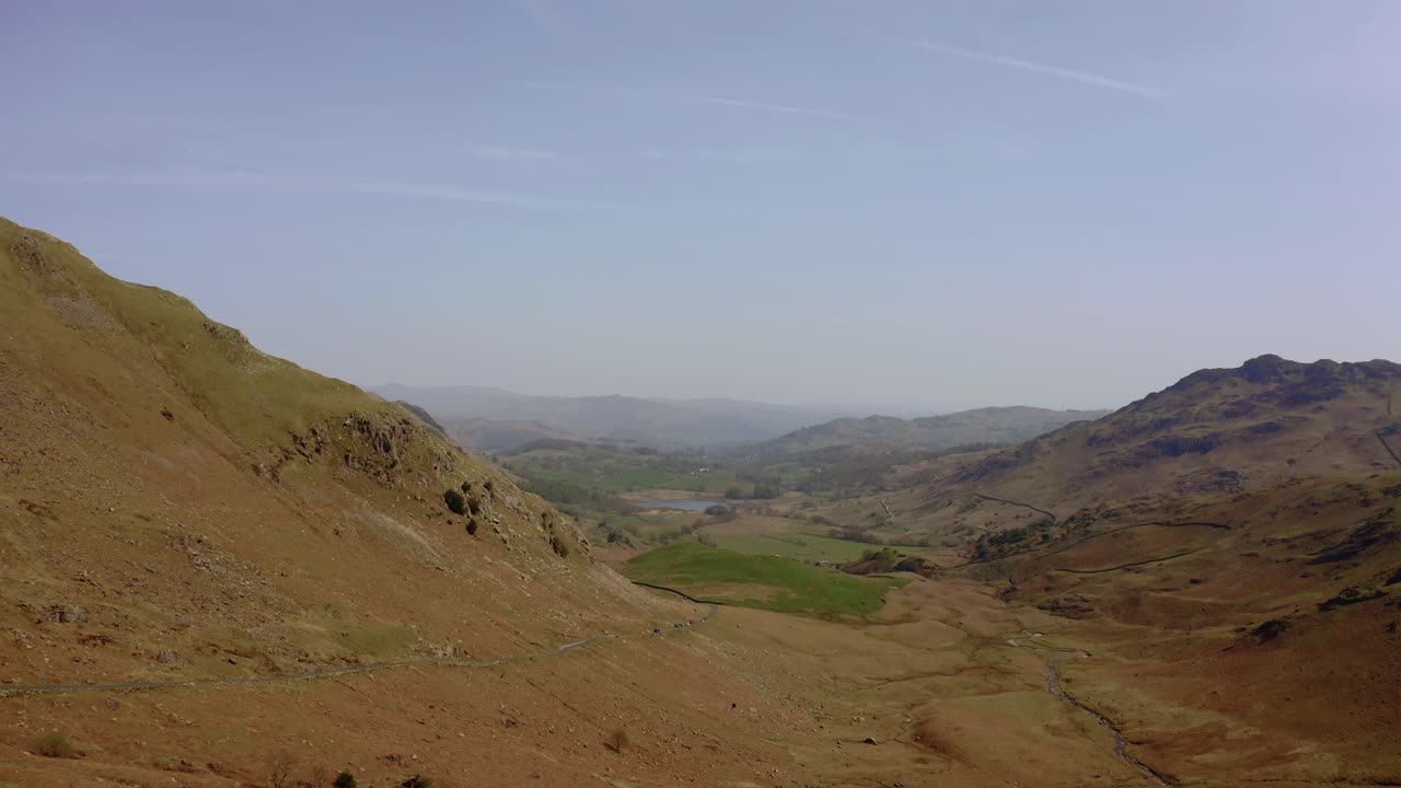 Vista aerea con drone del Passo di Wrynose nel Lake District, Cumbria