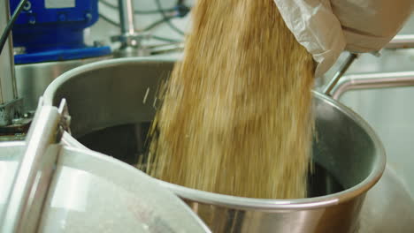 brewing process: grain addition