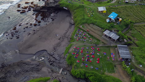 Sitzsack-Strandbar-In-Der-Nähe-Von-Tanah-Lot-Bali-Indonesien