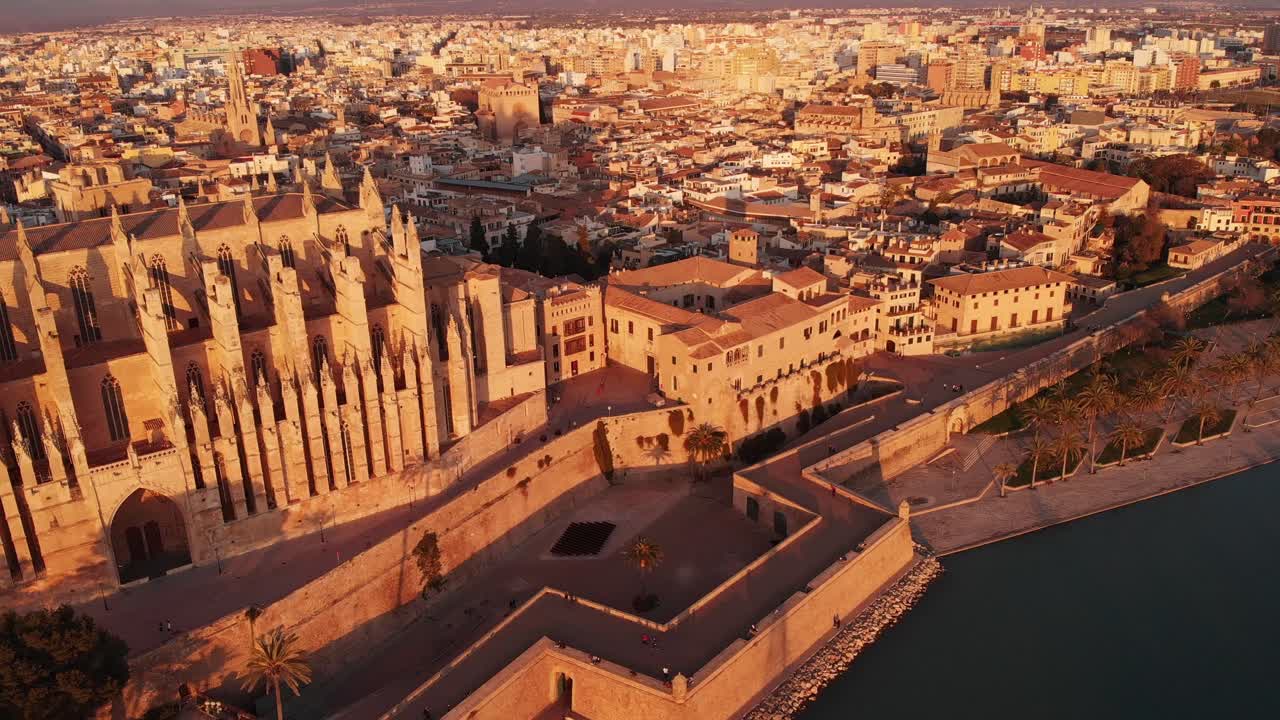 발레아르 제도에서 가장 큰 섬인 마요르카에서 찍은 공중 영상