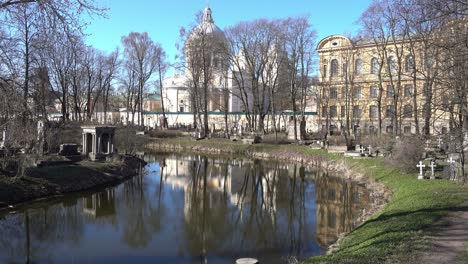 la lavra de san alejandro nevsky o el monasterio de santo alejandro nevsky, en san petersburgo, rusia,