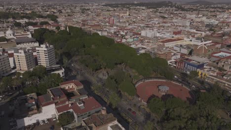 vista aérea orbital del parque paseo bravo en puebla