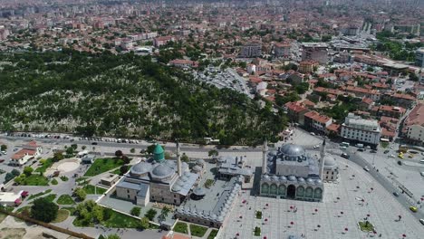 ciudad y mezquita vista aérea 2