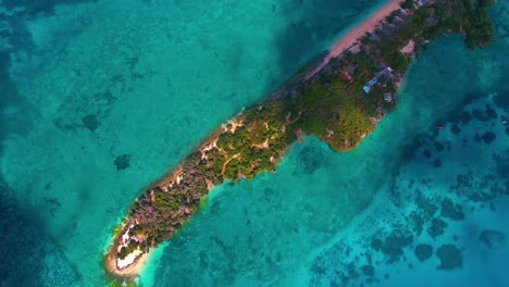 vista aérea de las islas en el archipiélago de zanzíbar