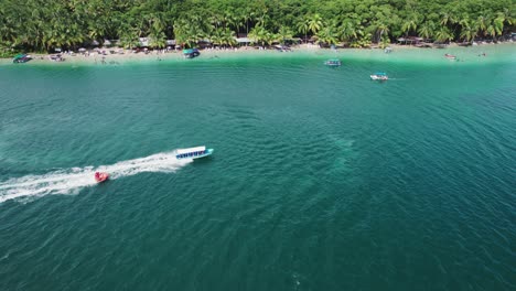 Wassersport-Am-Strand-Von-Estrella