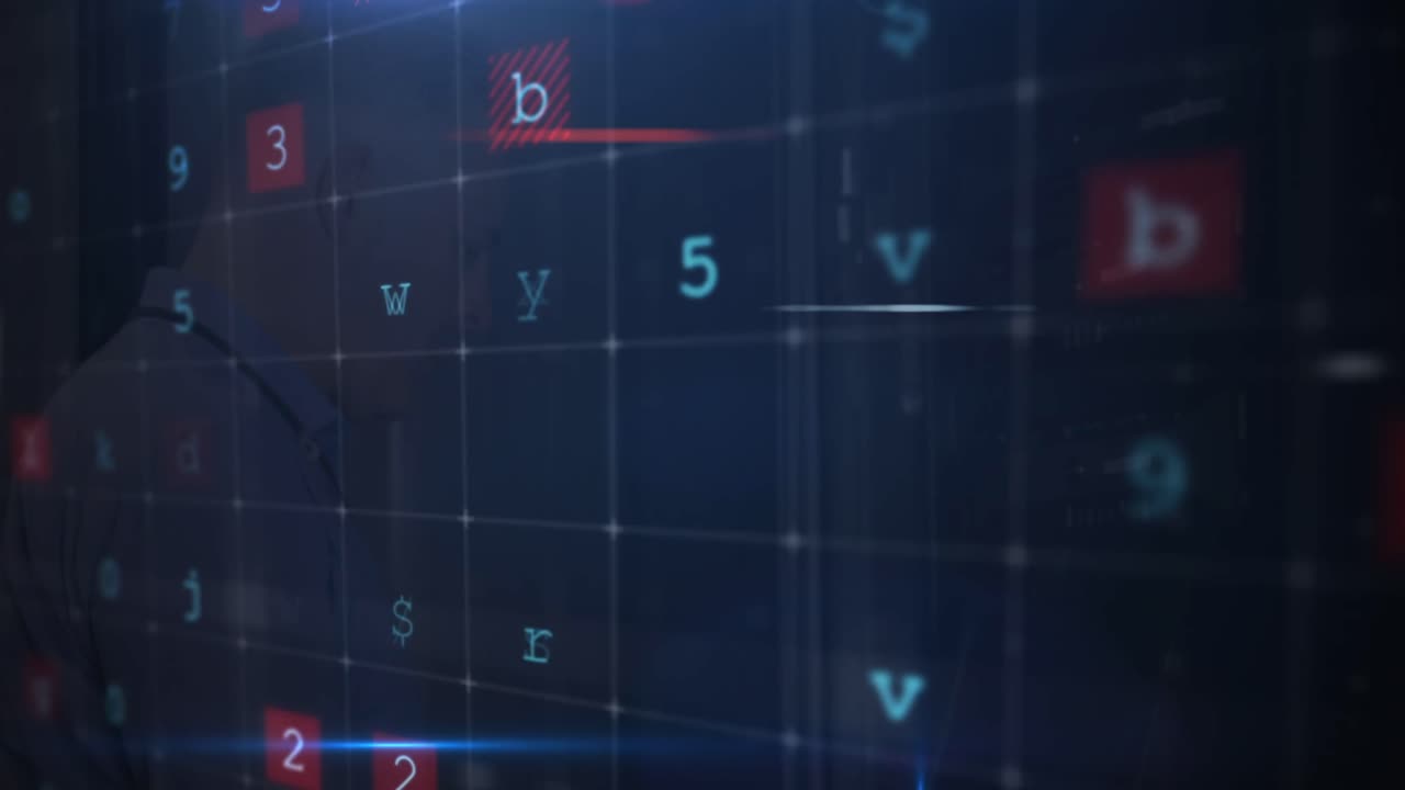 animación de advertencia de ataque cibernético sobre el hombre caucásico en la sala del servidor