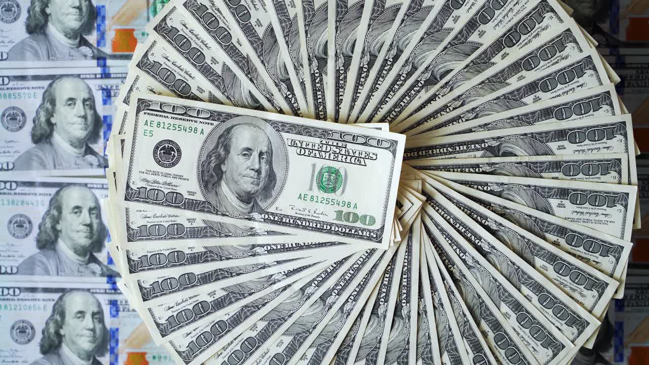 Hundred Dollar Bills Fan