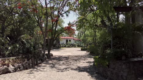 casa grande con jardín increíble