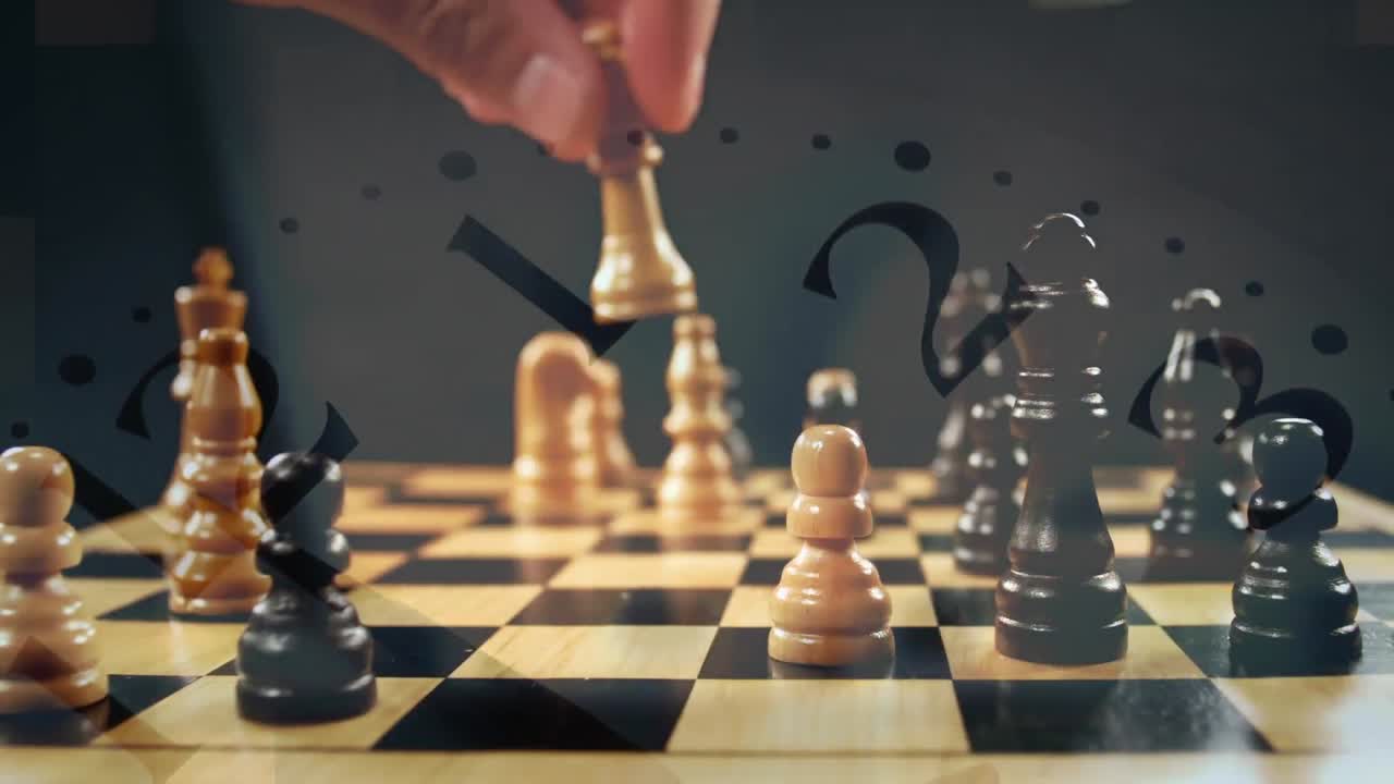 시계와 체스를 하는 남자