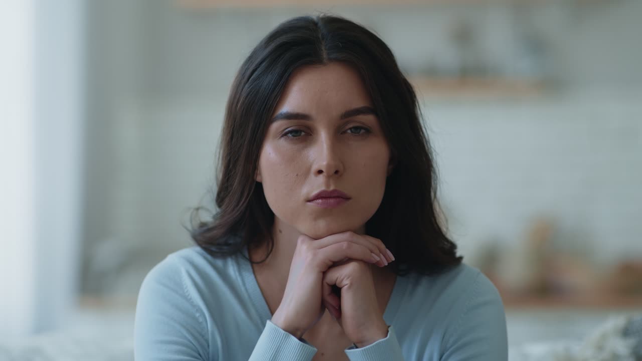 retrato de una mujer pensativa