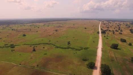 Luftbild:-Savannengebiet-Mitten-Auf-Sansibar