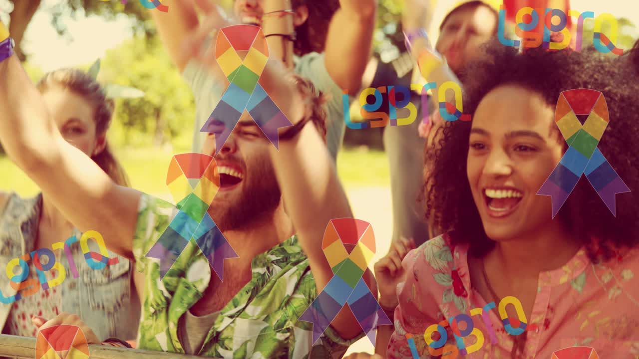 animación de cintas de arco iris y lgbtq sobre diversos manifestantes con pancartas