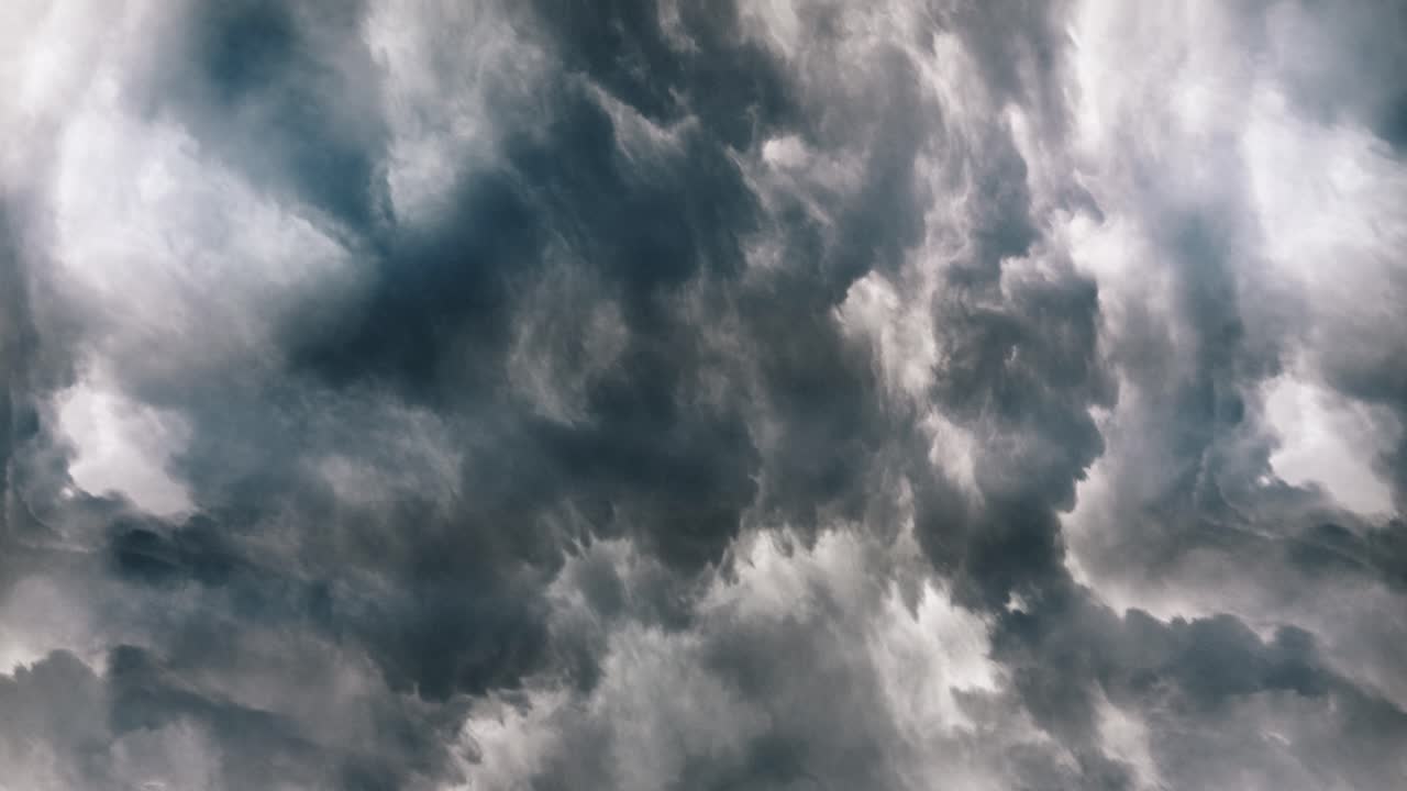relámpagos en nubes de tormenta, tormenta