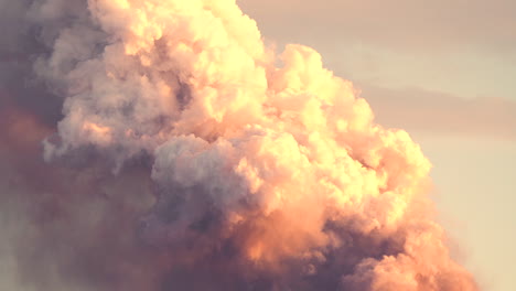 Volcanic-ash-cloud-in-Cumbre-Vieja-volcano-during-sunset-in-La-Palma,-Spain