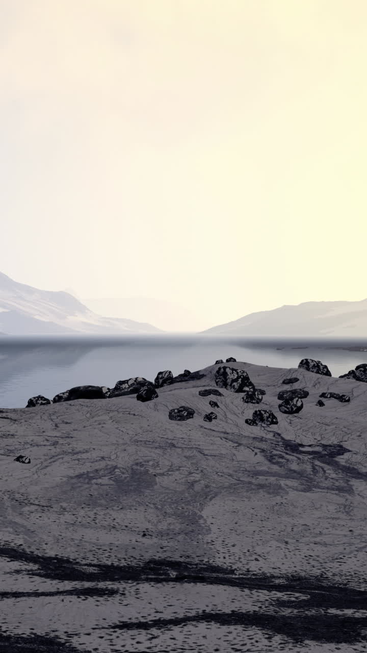 paisaje pacífico con una cordillera en la distancia