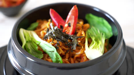 korean instant noodles with vegetable and kimchi