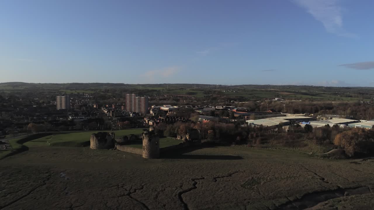 고대 부싯돌 성 중세 유산 군사 웨일스 어 유적 조감도 랜드 마크 느린 먼 비행 닫기