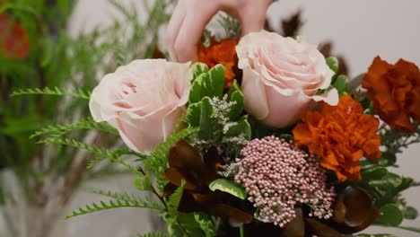 Close-up-look-at-various-flowers-in-a-V-Day-bouquet