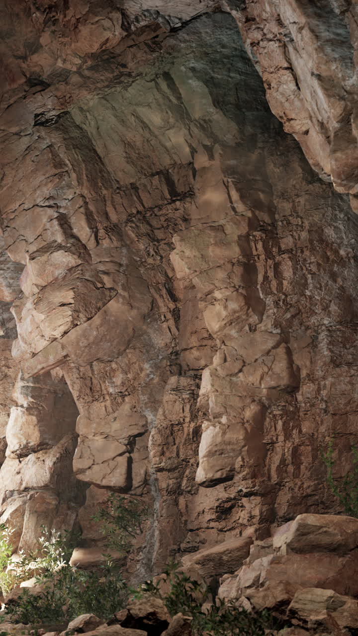 primer plano de una cueva rocosa