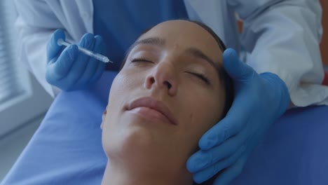 paciente de procedimiento cosmético femenino