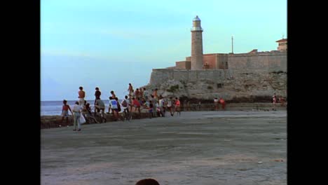 Street-scenes-from-Cuba-in-the-1980s-10