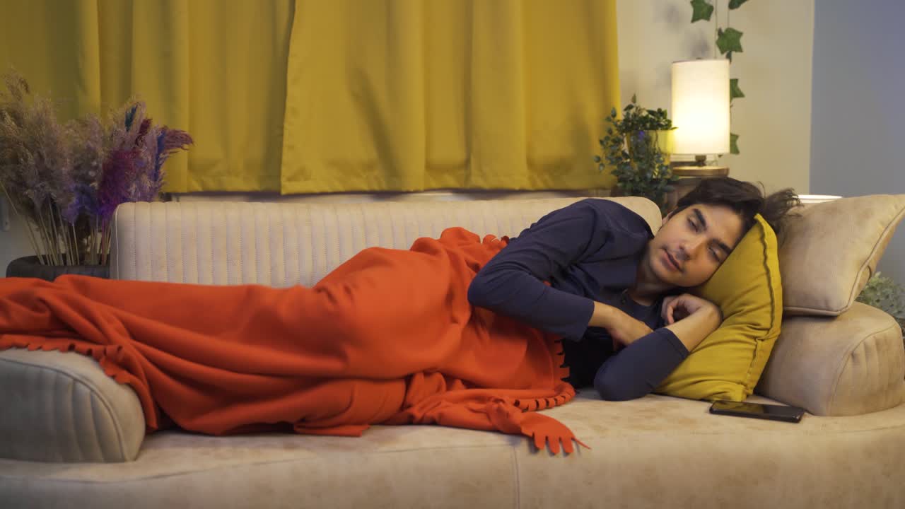 Man with anxiety thinks, can't sleep.