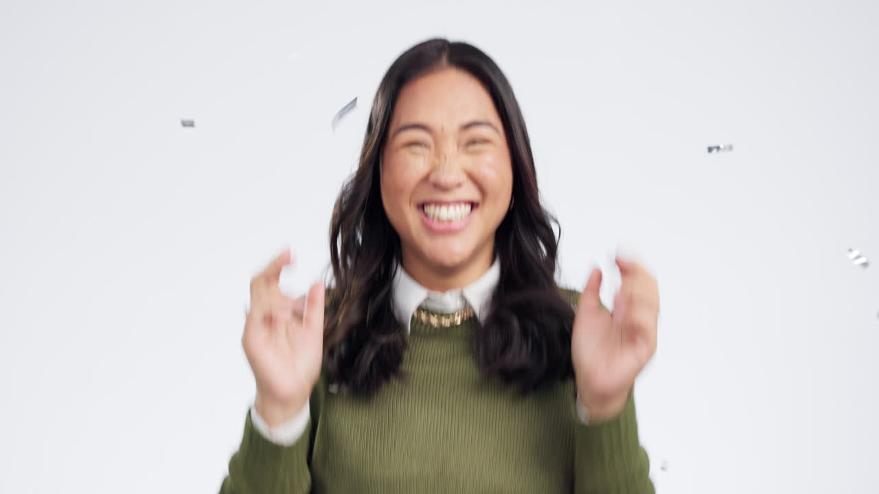 행복한 아시아 여성, 콘페티